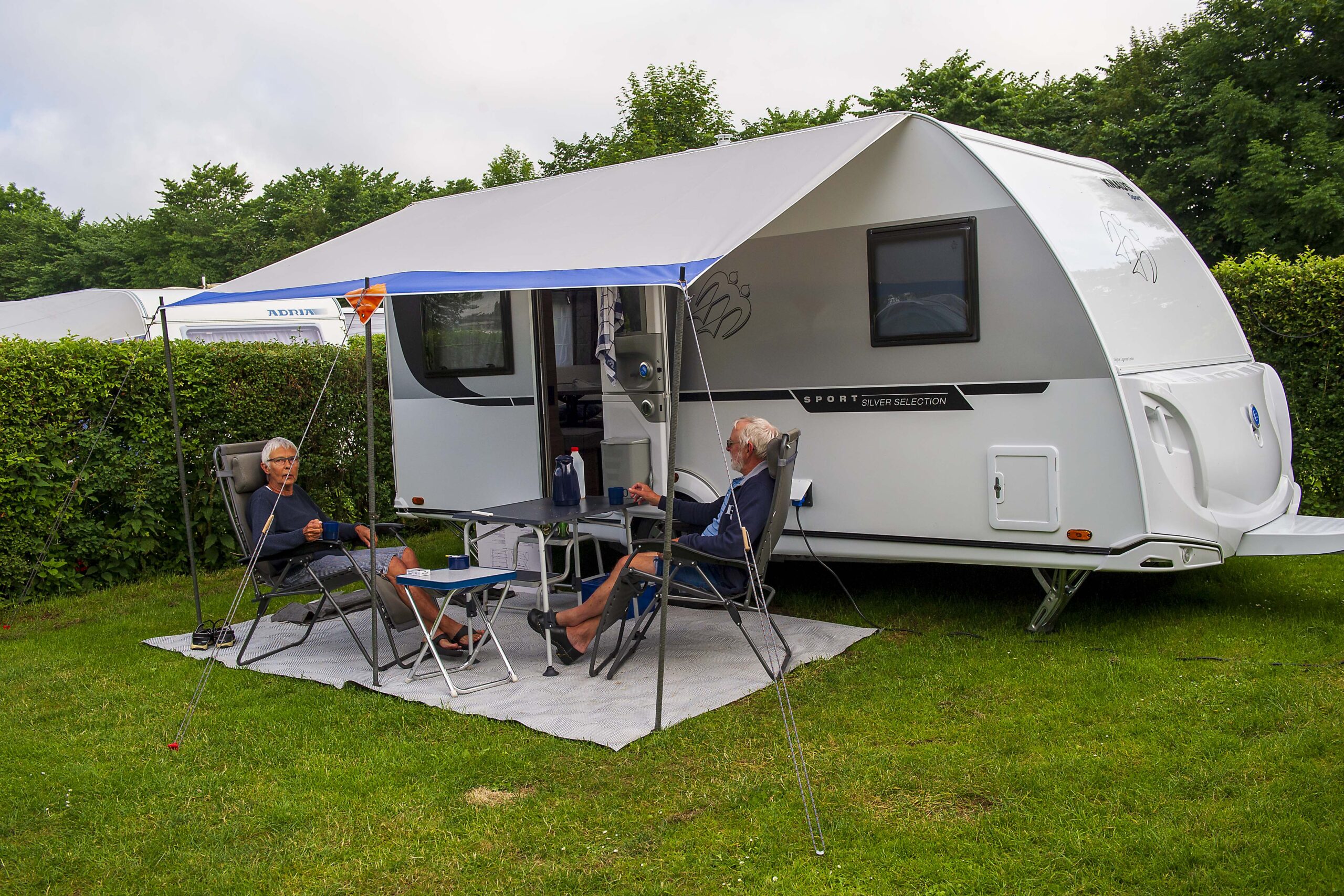 Tønder Camping - caravan with outdoor tent